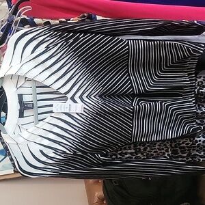 Black and white knit WHBM NWT M